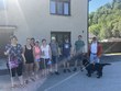 Společná fotografie před výšlapem do Luk n/J. Zleva: p. Hanusová, p. Špinarová, DiS., p. Ilona (dobrovolnice), p. Neckářová, p. Parkosová, DiS., p. Ing. Beránek, p. Jakubík, p. Honza (doprovod p. Kotrby), p. Kotrba